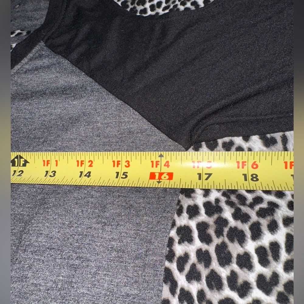 *SOLD* Glitter Skull Cold Shoulder Top Small - Picture 4 of 11